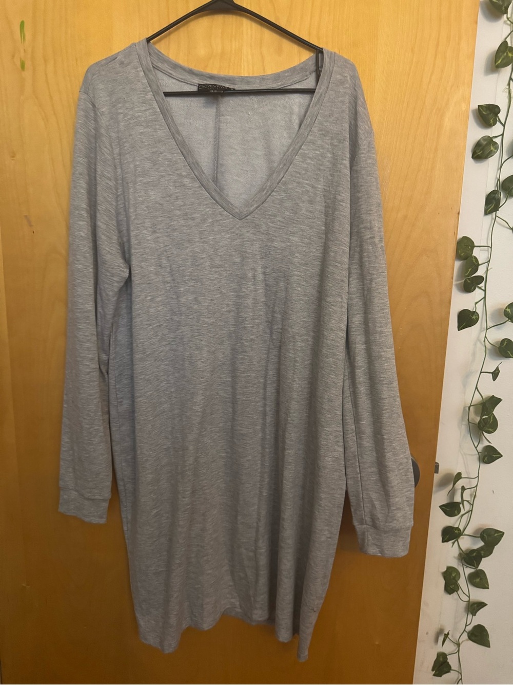Forever 21 Heather Gray V-Neck Long Sleeve Tunic